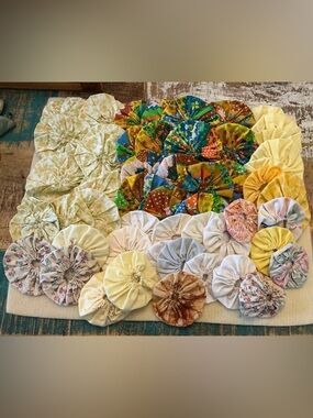 Handmade vintage Fabric Yo-Yo Quilt Pieces, total of 50!